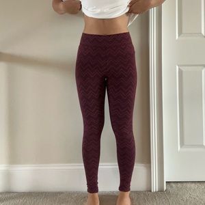 Aerie Maroon and Red Chevron Pattern Leggings in Size Small